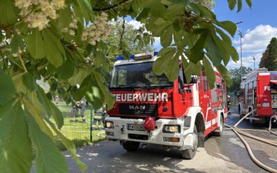 Mehrwerenübung – Dachstuhlbrand in der VS Flöcking